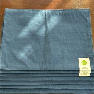 NWT placemats set/7